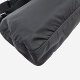 SORT NYLON CROSSBODY taske fra brand: PRADA - We Do Vintage