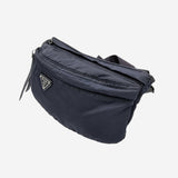 MØRK BLÅ NYLON BÆLTETASKE taske fra brand: PRADA - We Do Vintage