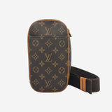 MONOGRAM POCHETTE GANGE taske fra brand: LOUIS VUITTON - We Do Vintage