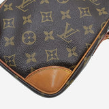 MONOGRAM CANVAS AMAZONE taske fra brand: LOUIS VUITTON - We Do Vintage