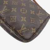 MONOGRAM CANVAS POCHETTE ACCESSOIRES taske fra brand: LOUIS VUITTON - We Do Vintage