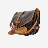 MONOGRAM CANVAS SAUMUR 30 taske fra brand: LOUIS VUITTON - We Do Vintage