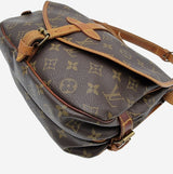 MONOGRAM CANVAS SAUMUR 30 taske fra brand: LOUIS VUITTON - We Do Vintage
