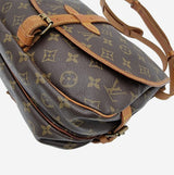 MONOGRAM CANVAS SAUMUR 30 taske fra brand: LOUIS VUITTON - We Do Vintage