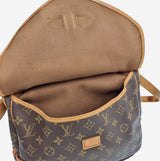 MONOGRAM CANVAS SAUMUR 30 taske fra brand: LOUIS VUITTON - We Do Vintage