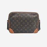 MONOGRAM CANVAS NILE MM taske fra brand: LOUIS VUITTON - We Do Vintage