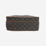 MONOGRAM CANVAS NILE MM taske fra brand: LOUIS VUITTON - We Do Vintage