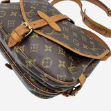 MONOGRAM CANVAS SAUMUR 30 taske fra brand: LOUIS VUITTON - We Do Vintage