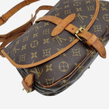 MONOGRAM CANVAS SAUMUR 30 taske fra brand: LOUIS VUITTON - We Do Vintage