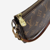 MONOGRAM CANVAS POCHETTE ACCESSOIRES taske fra brand: LOUIS VUITTON - We Do Vintage