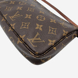 MONOGRAM CANVAS POCHETTE ACCESSOIRES taske fra brand: LOUIS VUITTON - We Do Vintage