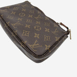 MONOGRAM CANVAS POCHETTE ACCESSOIRES taske fra brand: LOUIS VUITTON - We Do Vintage