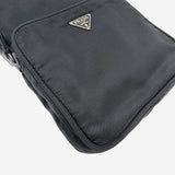SORT NYLON CROSSBODY taske fra brand: PRADA - We Do Vintage