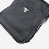 SORT NYLON CROSSBODY taske fra brand: PRADA - We Do Vintage