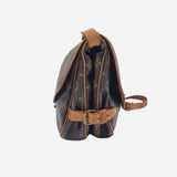 MONOGRAM CANVAS SAUMUR 30 taske fra brand: LOUIS VUITTON - We Do Vintage