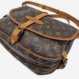 MONOGRAM CANVAS SAUMUR 30 taske fra brand: LOUIS VUITTON - We Do Vintage