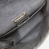 LIMITED EDITION NAVY MEDIUM CLASSIC FLAP BAG taske fra brand: CHANEL - We Do Vintage