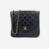 VINTAGE DIAMAND QUILTED FLAP BAG taske fra brand: CHANEL - We Do Vintage