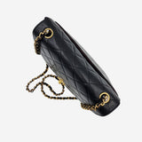 VINTAGE DIAMAND QUILTED FLAP BAG taske fra brand: CHANEL - We Do Vintage