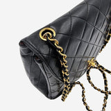 VINTAGE DIAMAND QUILTED FLAP BAG taske fra brand: CHANEL - We Do Vintage