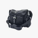 SORT NYLON CROSSBODY taske fra brand: PRADA - We Do Vintage
