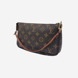 MONOGRAM CANVAS POCHETTE ACCESSOIRES taske fra brand: LOUIS VUITTON - We Do Vintage