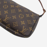 MONOGRAM CANVAS POCHETTE ACCESSOIRES taske fra brand: LOUIS VUITTON - We Do Vintage