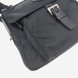 NYLON CROSSBODY taske fra brand: PRADA - We Do Vintage