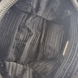 NYLON CROSSBODY taske fra brand: PRADA - We Do Vintage