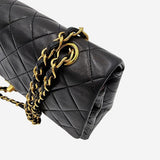MEDIUM CLASSIC DOUBLE FLAP taske fra brand: CHANEL - We Do Vintage