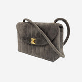 VINTAGE RUSKIND MADEMOISELLE FLAP BAG taske fra brand: CHANEL - We Do Vintage