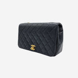 SORT FULL FLAP BAG taske fra brand: CHANEL - We Do Vintage