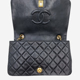 SORT FULL FLAP BAG taske fra brand: CHANEL - We Do Vintage