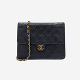 VINTAGE DIAMAND QUILTED FLAP BAG taske fra brand: CHANEL - We Do Vintage