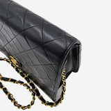 VINTAGE DIAMAND QUILTED FLAP BAG taske fra brand: CHANEL - We Do Vintage