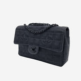 SJÆLDEN MEDIUM NEW TRAVEL LINE SINGLE FLAP BAG taske fra brand: CHANEL - We Do Vintage