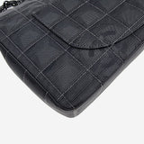 SJÆLDEN MEDIUM NEW TRAVEL LINE SINGLE FLAP BAG taske fra brand: CHANEL - We Do Vintage