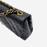 VINTAGE MAXI SINGLE CLASSIC FLAP BAG taske fra brand: CHANEL - We Do Vintage