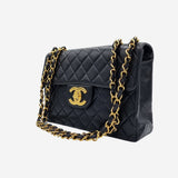 VINTAGE JUMBO SINGLE CLASSIC FLAP BAG taske fra brand: CHANEL - We Do Vintage