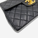 VINTAGE JUMBO SINGLE CLASSIC FLAP BAG taske fra brand: CHANEL - We Do Vintage