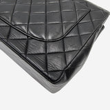 VINTAGE JUMBO SINGLE CLASSIC FLAP BAG taske fra brand: CHANEL - We Do Vintage