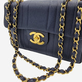 VINTAGE JUMBO SINGLE CLASSIC FLAP BAG taske fra brand: CHANEL - We Do Vintage