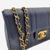 VINTAGE JUMBO SINGLE CLASSIC FLAP BAG taske fra brand: CHANEL - We Do Vintage