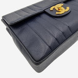 VINTAGE JUMBO SINGLE CLASSIC FLAP BAG taske fra brand: CHANEL - We Do Vintage