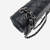 MEDIUM SORT CAVIAR CLASSIC DOUBLE FLAP taske fra brand: CHANEL - We Do Vintage