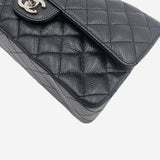 MEDIUM SORT CAVIAR CLASSIC DOUBLE FLAP taske fra brand: CHANEL - We Do Vintage