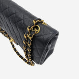 MEDIUM SORT CAVIAR CLASSIC DOUBLE FLAP taske fra brand: CHANEL - We Do Vintage