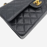MEDIUM SORT CAVIAR CLASSIC DOUBLE FLAP taske fra brand: CHANEL - We Do Vintage