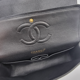 MEDIUM SORT CAVIAR CLASSIC DOUBLE FLAP taske fra brand: CHANEL - We Do Vintage