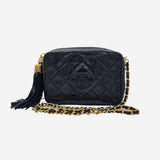 DIAMAND QUILTED CAMERA BAG taske fra brand: CHANEL - We Do Vintage